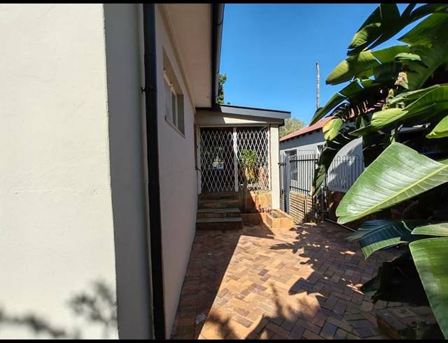 3 BEDROOM HOUSE FOR SALE IN MOUNTAIN VIEW